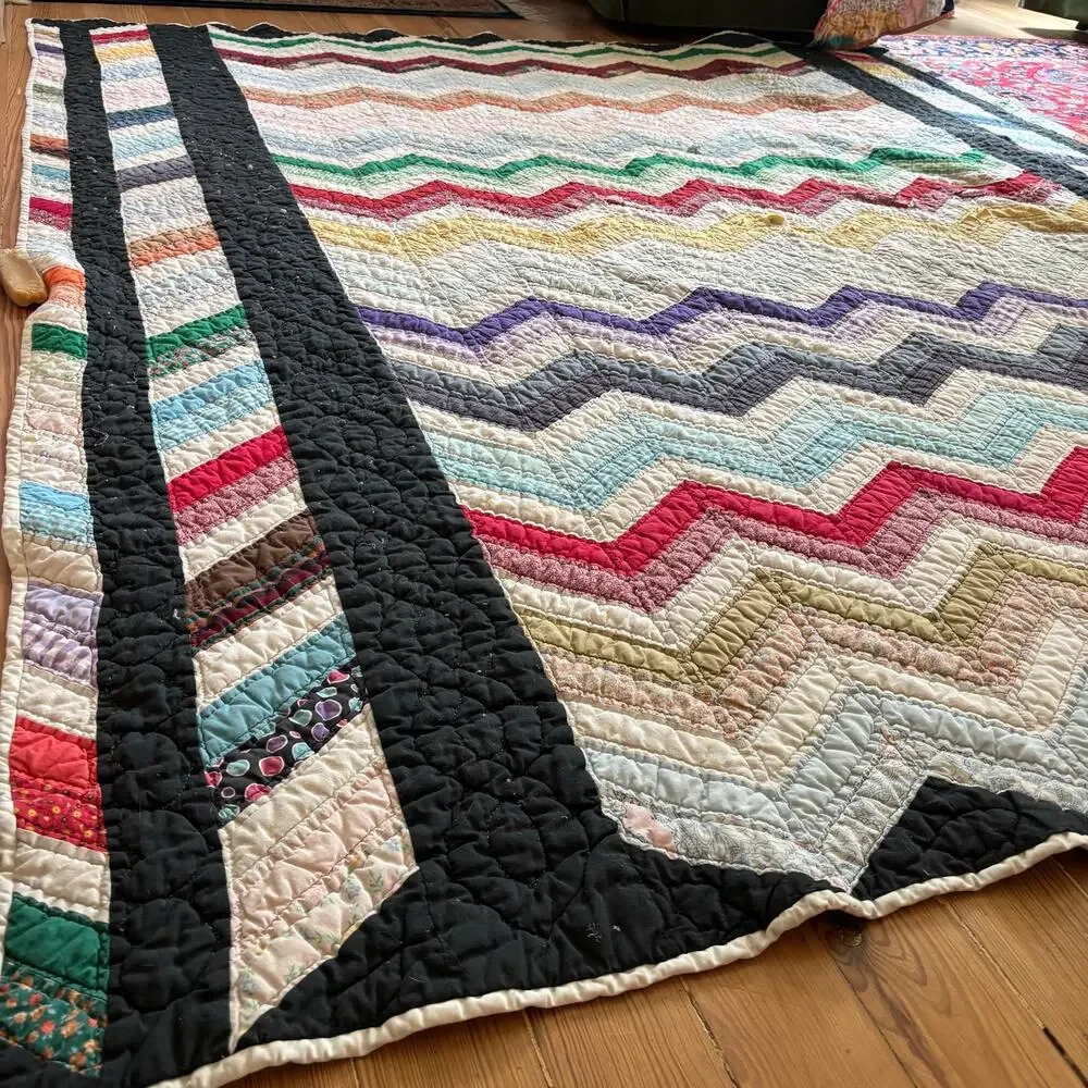 Vintage Quilt Patchwork Chevron Zig Zag Pattern 75x87” Hand Made Cotton Cutter